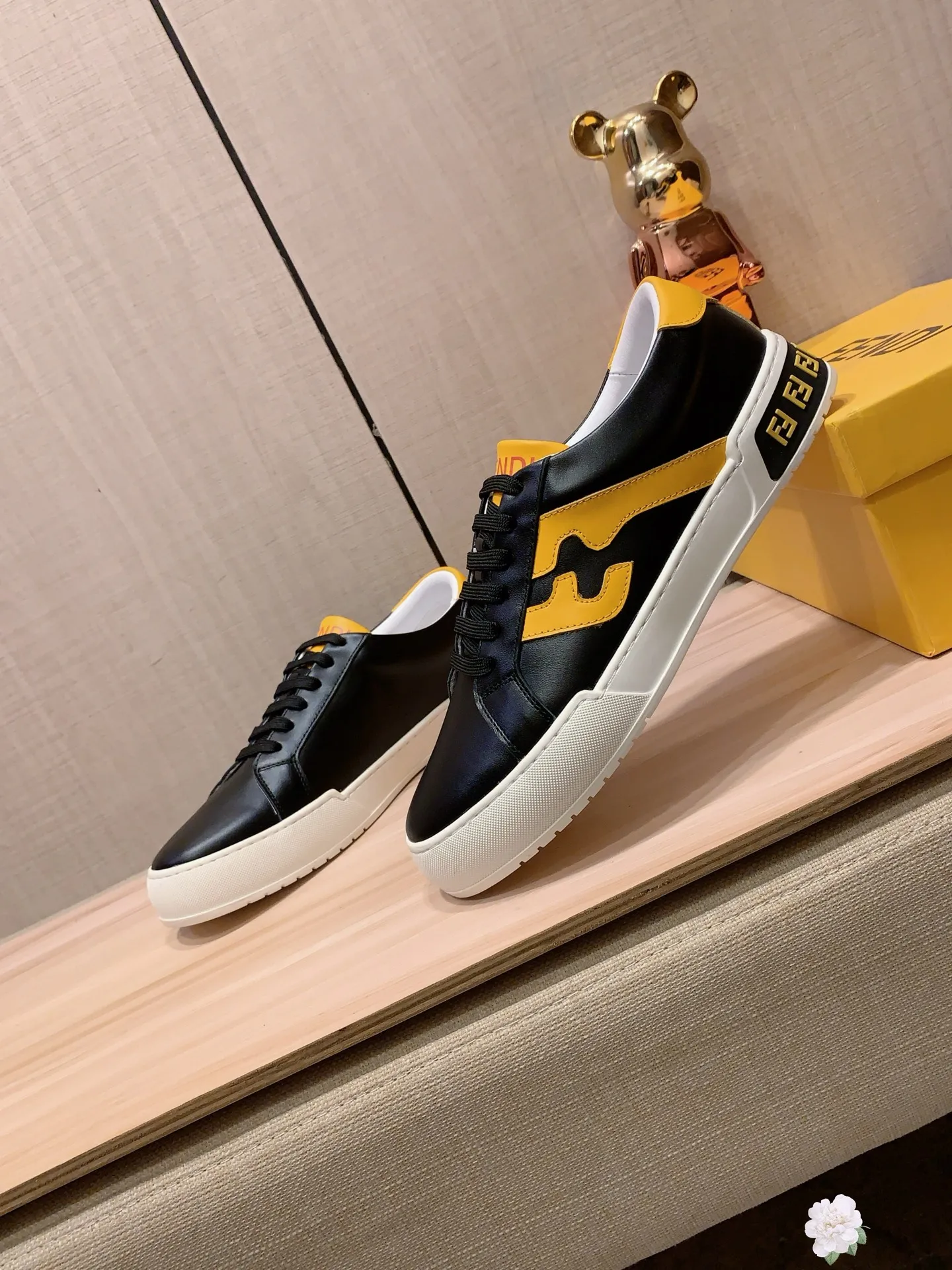 Men's Men's Shoes💰442💰💰🎩🎩[Lightning][Lightning] "FENDI*" The latest and most popular casual shoes, top brand [Seduce] luxury~purchase, top~quality. [Strong] The upper is made of imported breathable cowhide material ➕ breathable sheepskin feet (•) with fine workmanship. The original stylish and stylish soft rubber wear-resistant and non-slip outsole is light and comfortable on the feet. The real thing looks better when taken in real life. 226: code: 38-44, white and black selected